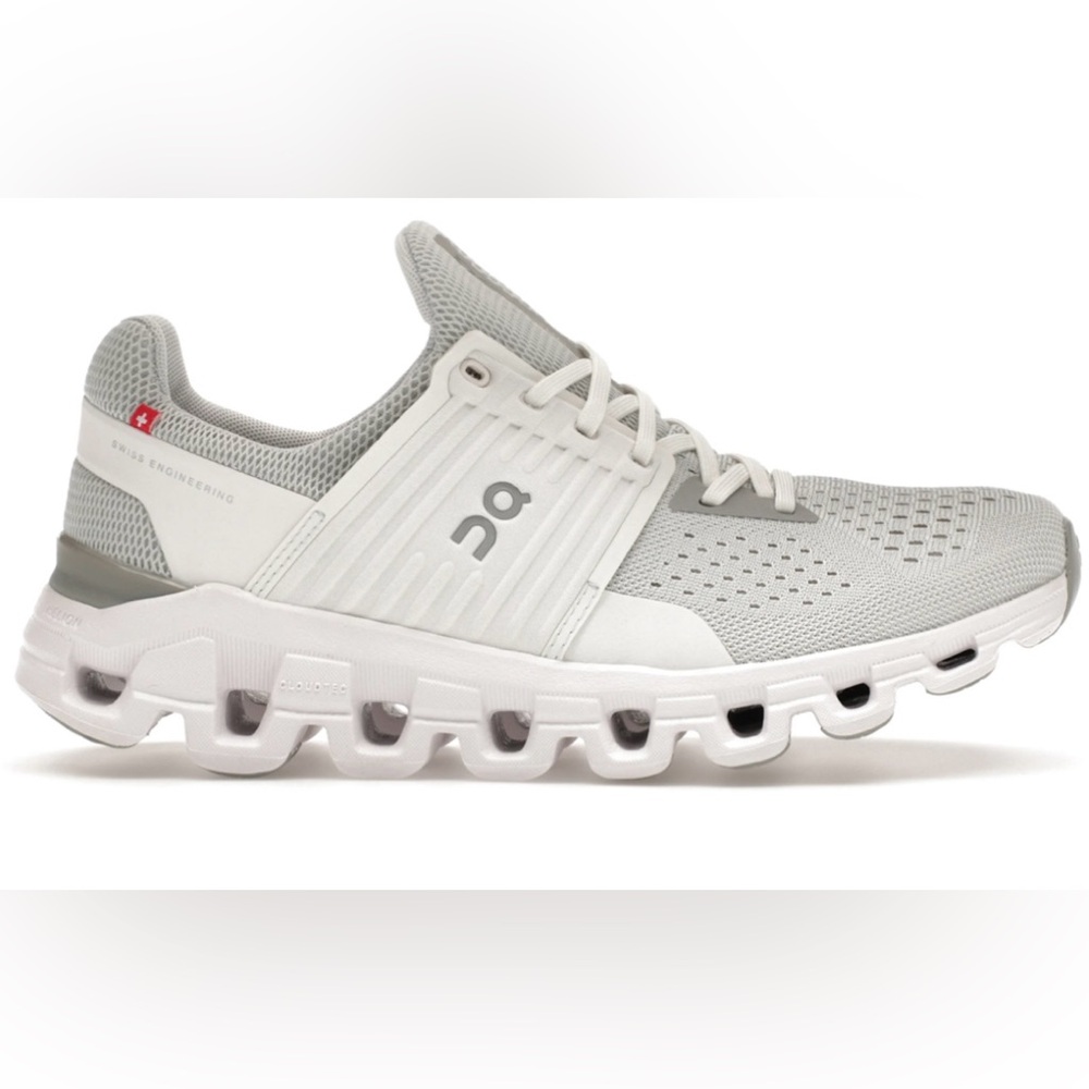 OC On Cloud running white tennis shoes sneakers size 7 women’s